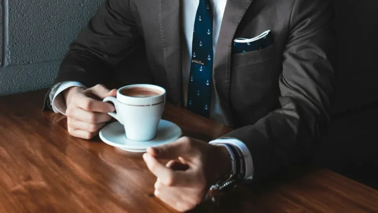 会社に依存しない方法は？転職・副業・スキルなど5つの選択肢を解説